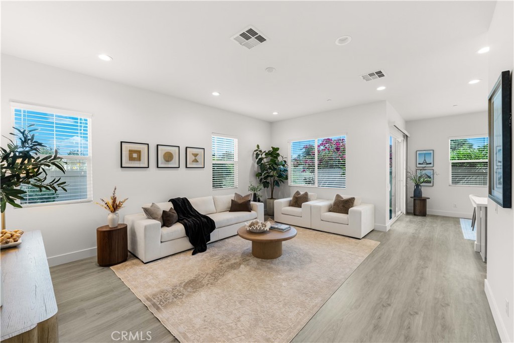 5198 Arlington Drive