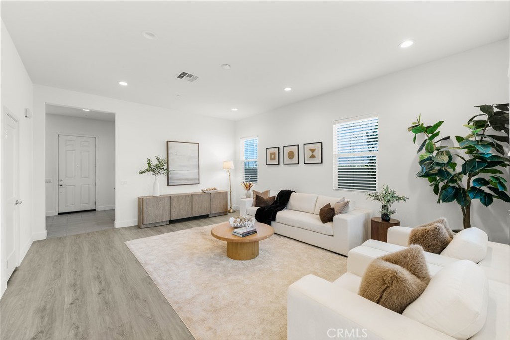 5198 Arlington Drive