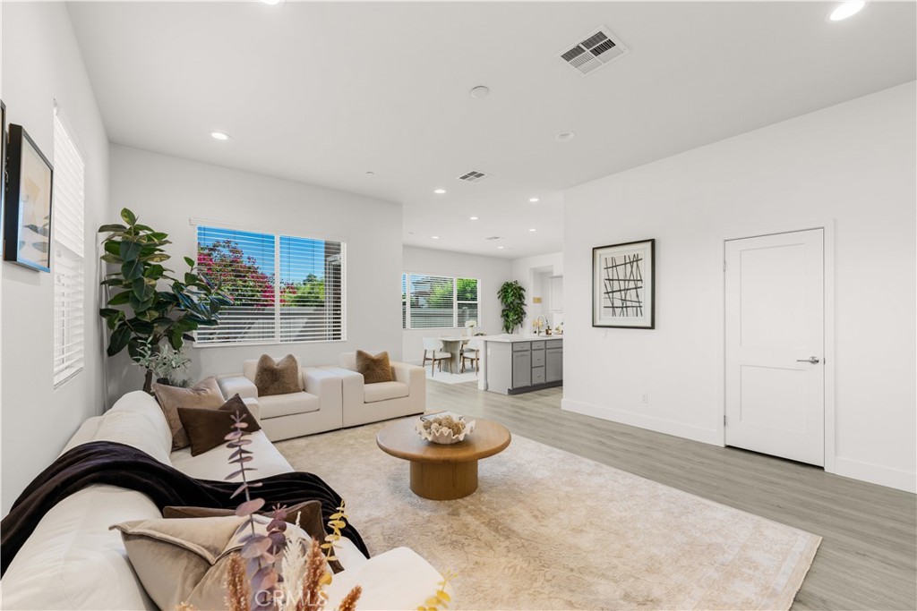 5198 Arlington Drive