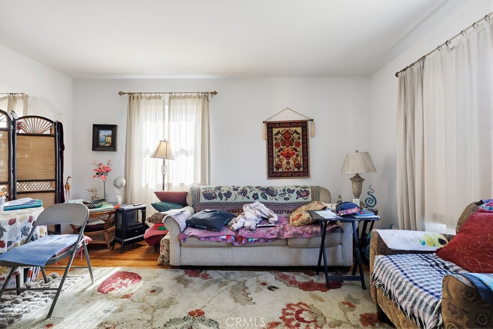 9132 Crenshaw Boulevard