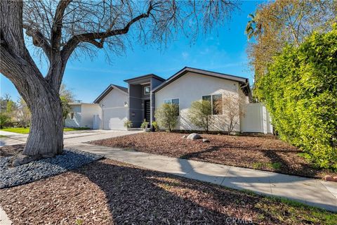 Photo of 5729 Ostrom Avenue, Encino, CA 91316 (MLS # SR26085178)