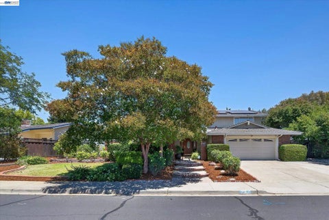 Photo of 2360 Hampton Rd RD, Livermore, CA 94550 (MLS # 41140774)