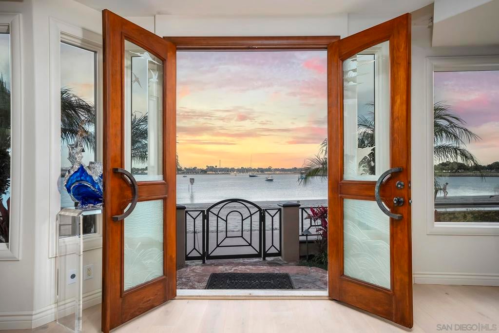 2741 Bayside Walk Walk
