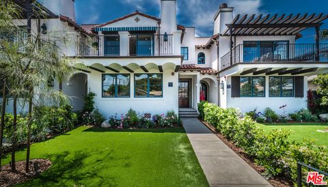 Photo of 812 S Catalina Avenue #B, Redondo Beach, CA 90277 (MLS # 26841025)