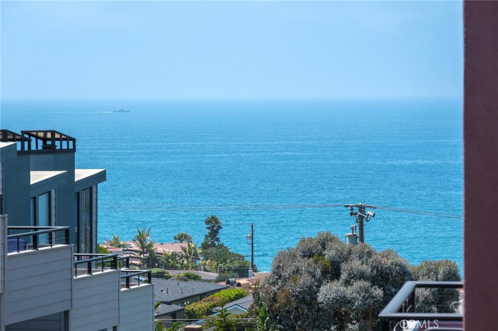 431 Camino De Las Colinas