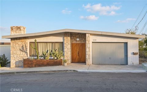 Photo of 1133 Berkeley DR, Glendale, CA 91205 (MLS # AR26147901)