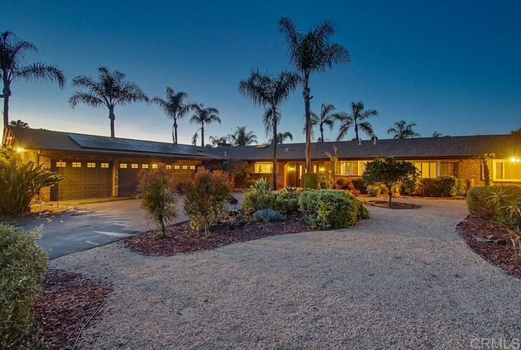 Photo of 5015 Estates Way, El Cajon, CA 92020 (MLS # NDP2603658)