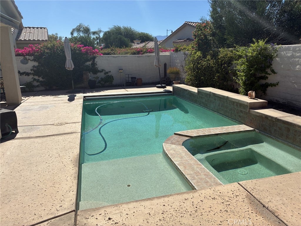 40143 Calle Las Positas