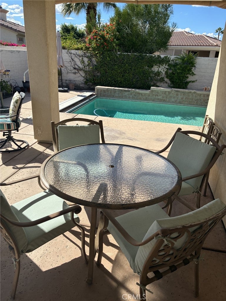 40143 Calle Las Positas