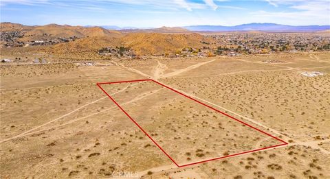 Photo of 18200 E Avenue P, Palmdale, CA 93591 (MLS # SR26027626)