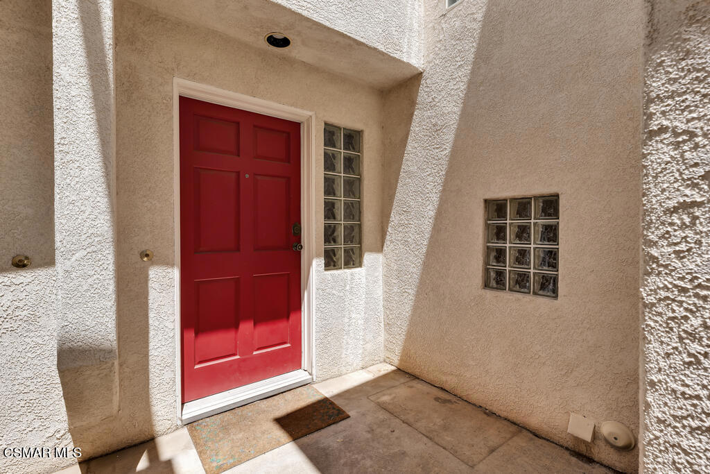 2120 Los Feliz Drive