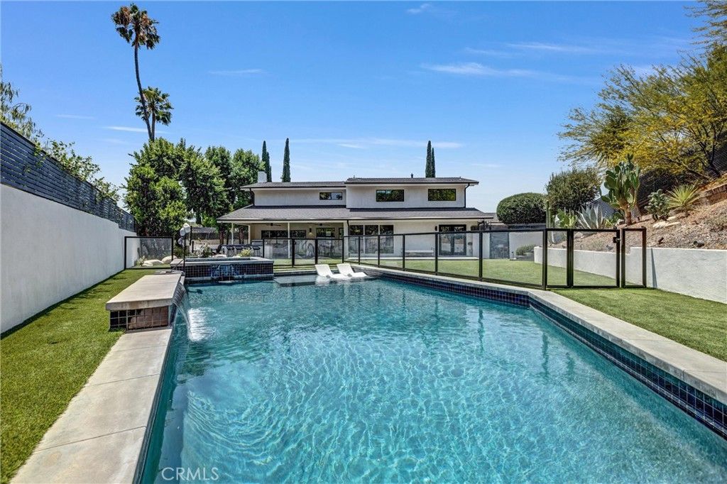 Photo of 20351 Alerion Place, Woodland Hills, CA 91364 (MLS # OC25156039)