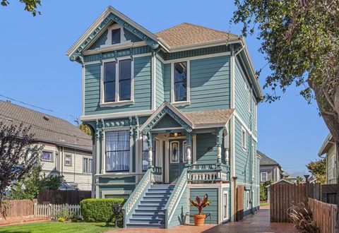 Photo of 2061 Buena Vista Ave, Alameda, CA 94501 (MLS # 41121520)