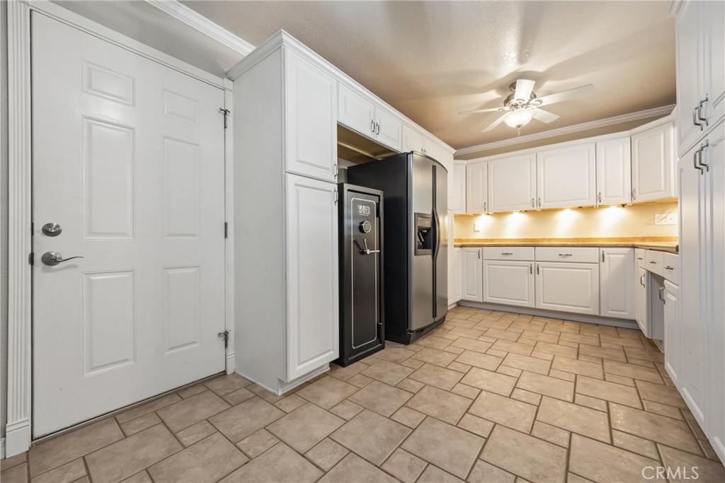 3872 Oleander Drive