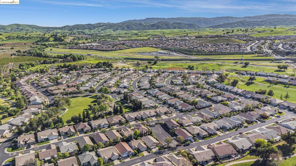 SUMMERSET 4 - Residential