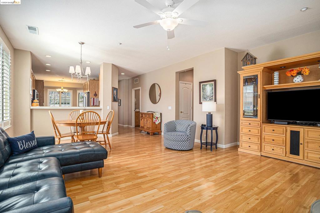 SUMMERSET 4 - Residential