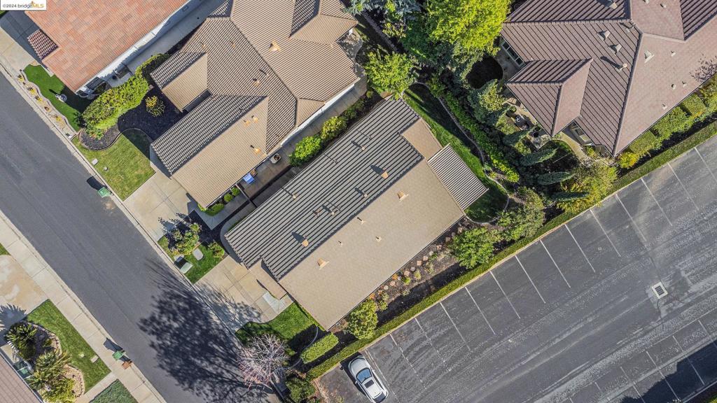 SUMMERSET 4 - Residential