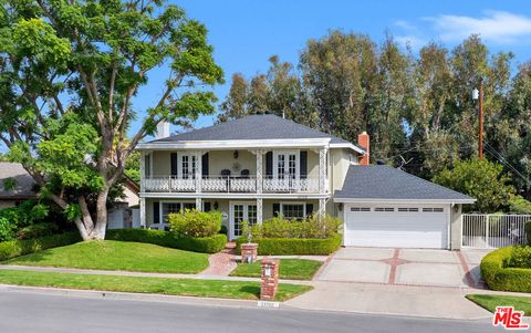 Photo of 13702 Loretta Drive, Tustin, CA 92780 (MLS # 25604679)