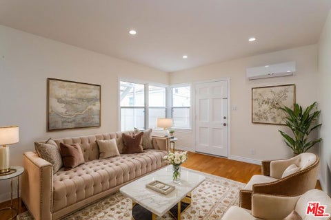 Photo of 200 W Palmer Avenue #C, Glendale, CA 91204 (MLS # 26875333)