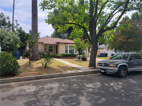 Photo of 7024 Balcom AVE, Reseda, CA 91335 (MLS # SR26153165)