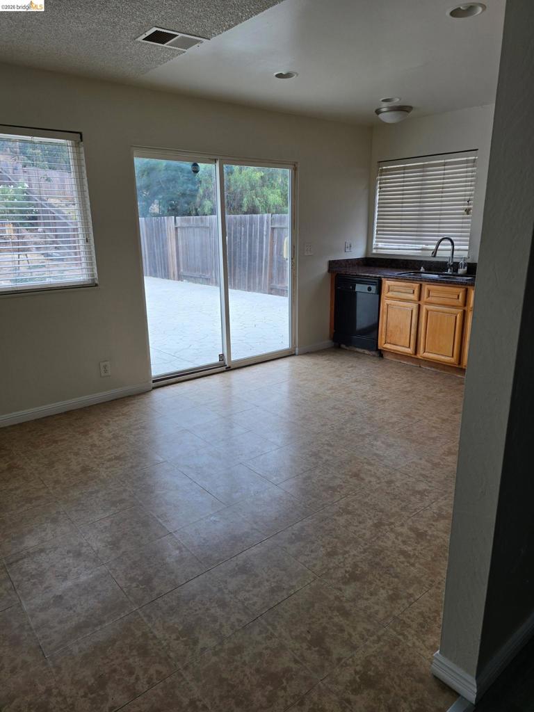 1020 Sandpoint Dr