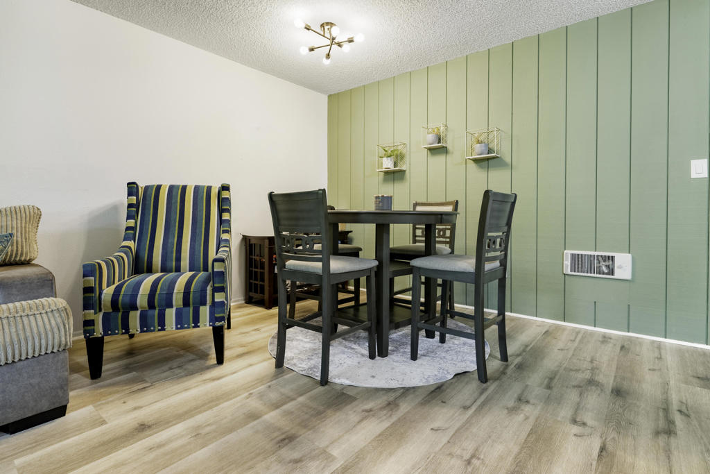 1000 W Macarthur Boulevard 61