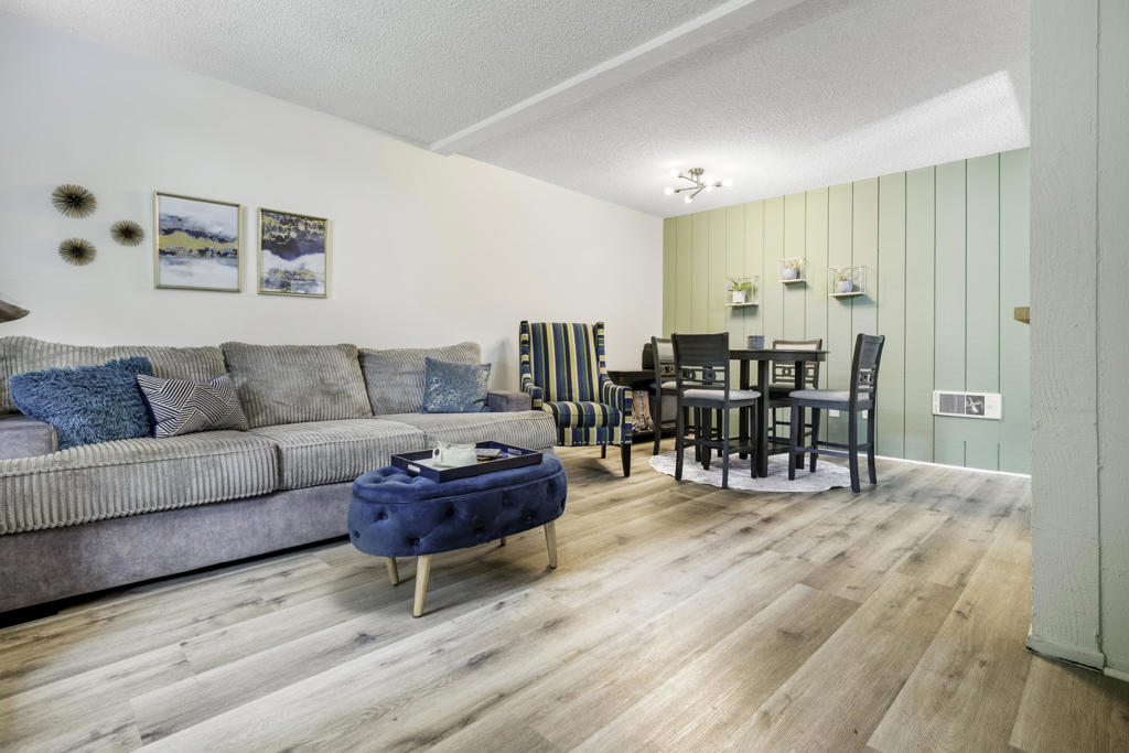 1000 W Macarthur Boulevard 61