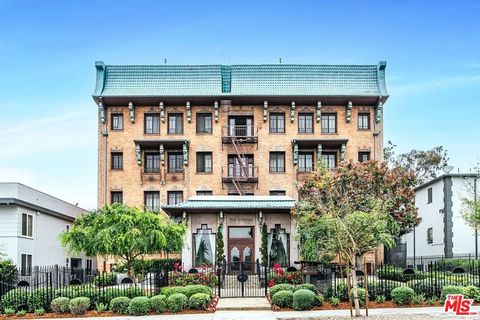 Photo of 1775 N Orange Drive, Los Angeles, CA 90028 (MLS # 26643305)