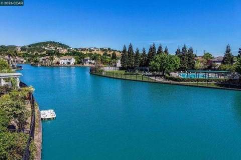 Photo of 510 Crystal Rose Court Ct, Fairfield, CA 94534 (MLS # 41128379)