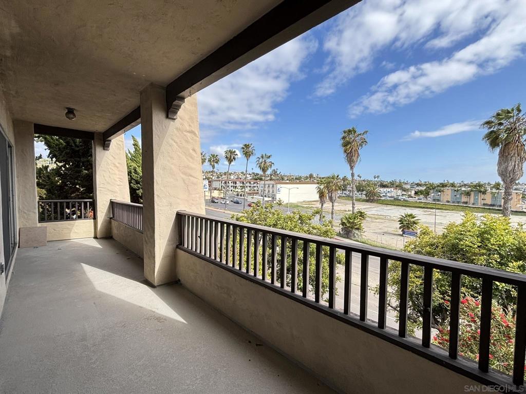 2520 Clairemont Dr 213