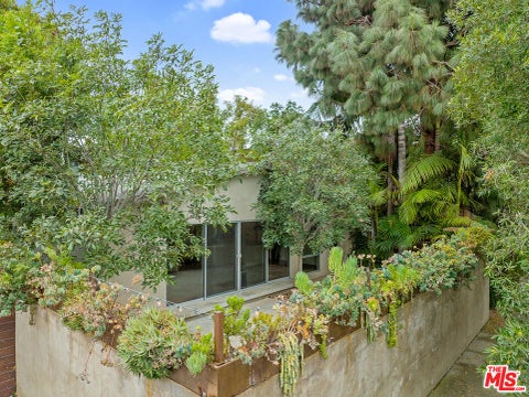Photo of 625 Santa Clara Avenue, Venice, CA 90291 (MLS # 26863423)