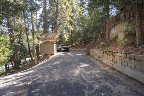 Tiny photo for 517 Brentwood DR, Lake Arrowhead, CA 92352 (MLS # IG26225400)