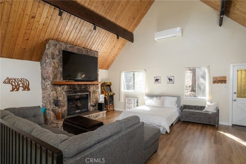 Tiny photo for 517 Brentwood DR, Lake Arrowhead, CA 92352 (MLS # IG26225400)