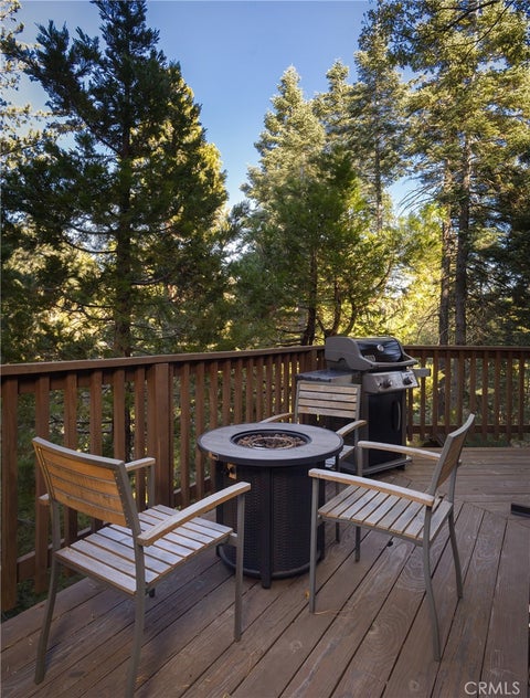 Tiny photo for 517 Brentwood DR, Lake Arrowhead, CA 92352 (MLS # IG26225400)
