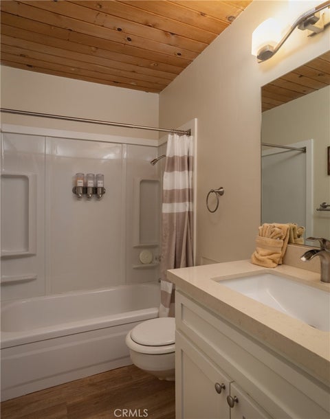 Tiny photo for 517 Brentwood DR, Lake Arrowhead, CA 92352 (MLS # IG26225400)