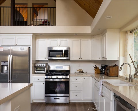 Tiny photo for 517 Brentwood DR, Lake Arrowhead, CA 92352 (MLS # IG26225400)
