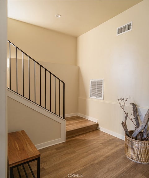 Tiny photo for 517 Brentwood DR, Lake Arrowhead, CA 92352 (MLS # IG26225400)