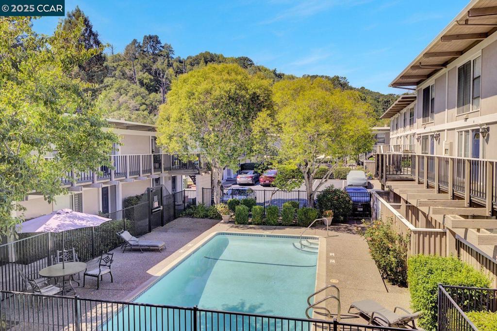 MORAGA MANOR - Residential