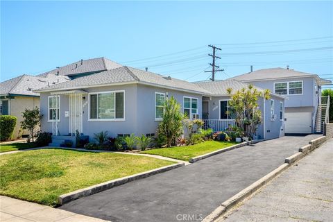 Photo of 656 W Glenoaks Boulevard, Glendale, CA 91202 (MLS # GD26054254)