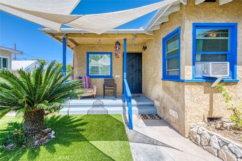 Photo of 2205 W 7th St, Santa Ana, CA 92703 (MLS # OC26088720)