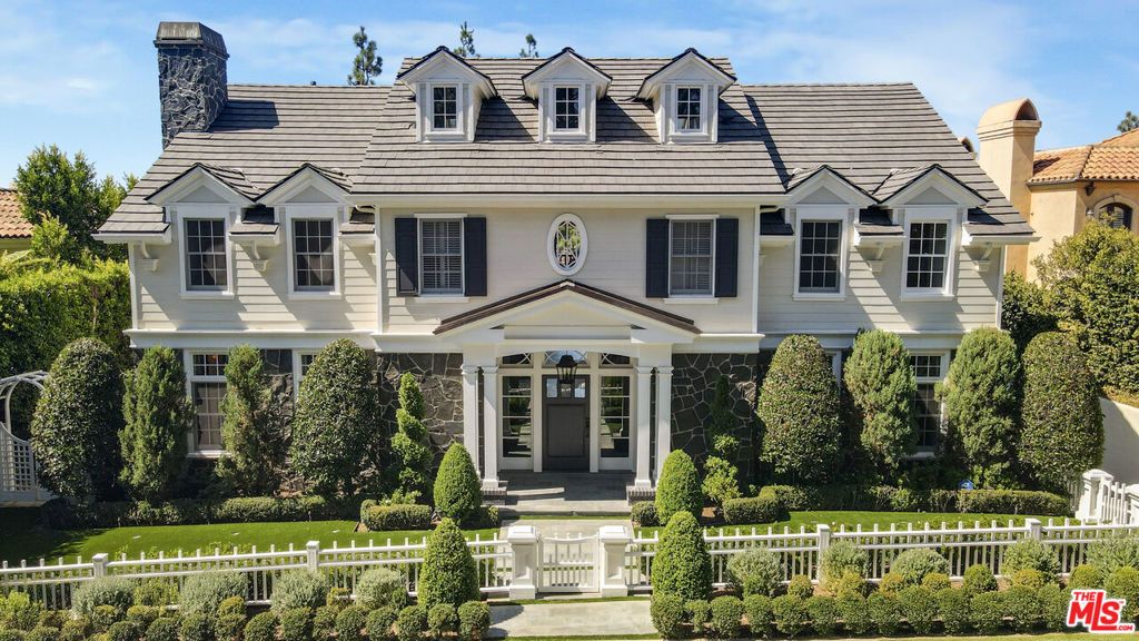 Photo of 2311 Worthing Lane, Los Angeles, CA 90077 (MLS # 25609965)