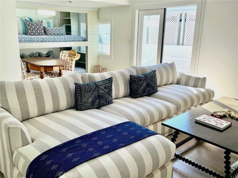 Photo of 265 Mayflower, Newport Beach, CA 92660 (MLS # NP25238972) Photo of 265 Mayflower, Newport Beach, CA 92660 (MLS # NP25238972)