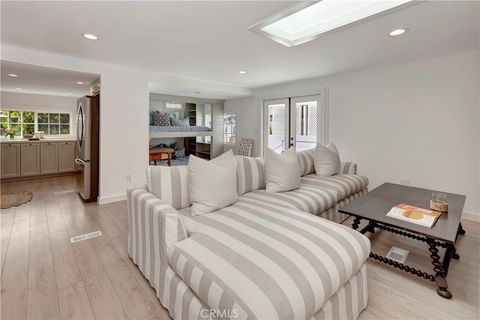 Photo of 265 Mayflower, Newport Beach, CA 92660 (MLS # NP25238972) Photo of 265 Mayflower, Newport Beach, CA 92660 (MLS # NP25238972)