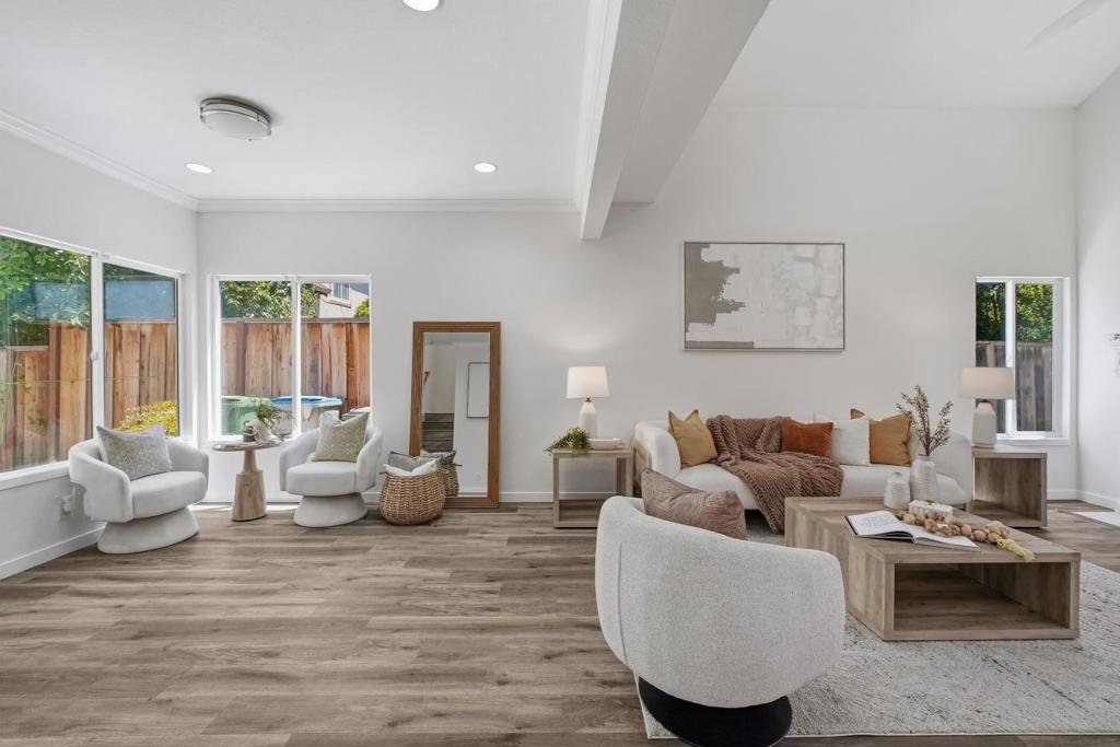 1287 Thorn Valley Court