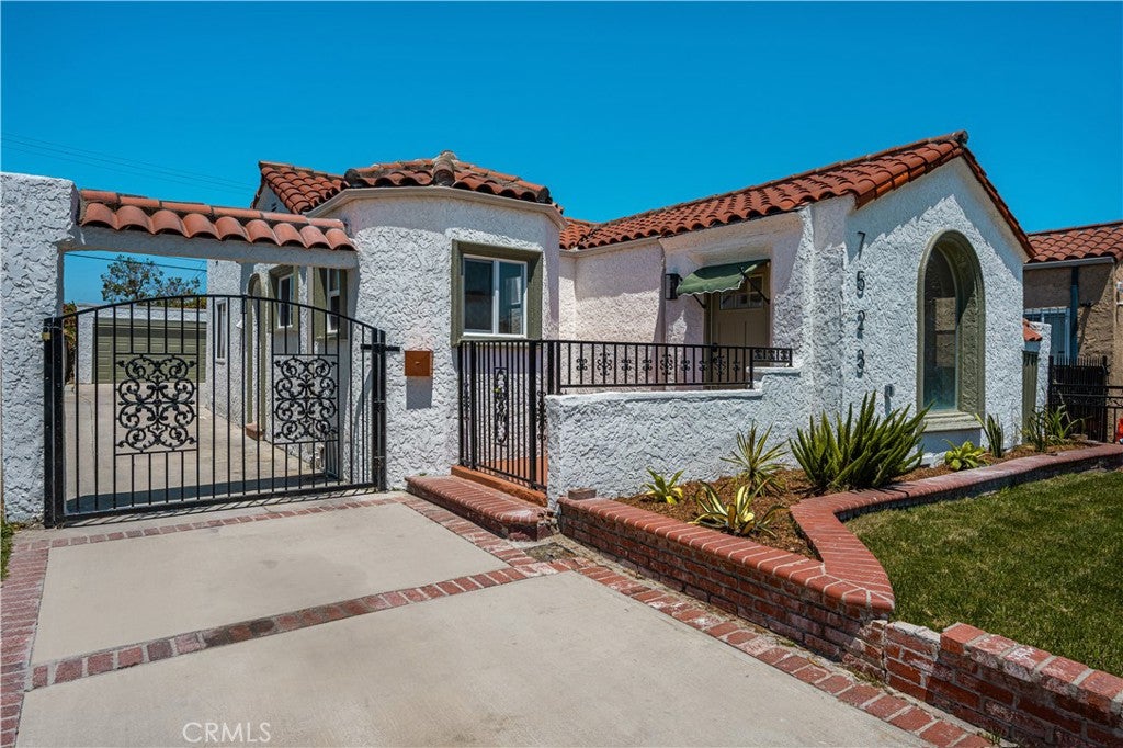 7523 Dalton Avenue, Los Angeles CA 90047