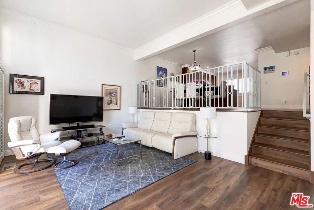 Photo of 6263 1/2 Randi Avenue, Woodland Hills, CA 91367 (MLS # 26658687)