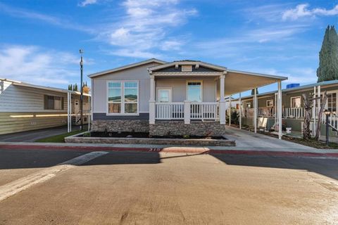 Photo of 510 Saddlebrook Drive, San Jose, CA 95136 (MLS # ML82045864)