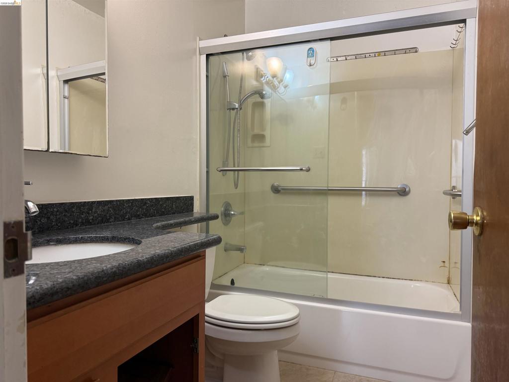 330 8Th St 3D