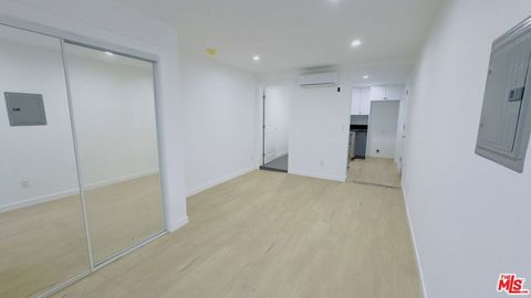 Photo of 1732 Crenshaw Boulevard, Los Angeles, CA 90019 (MLS # 25538769)