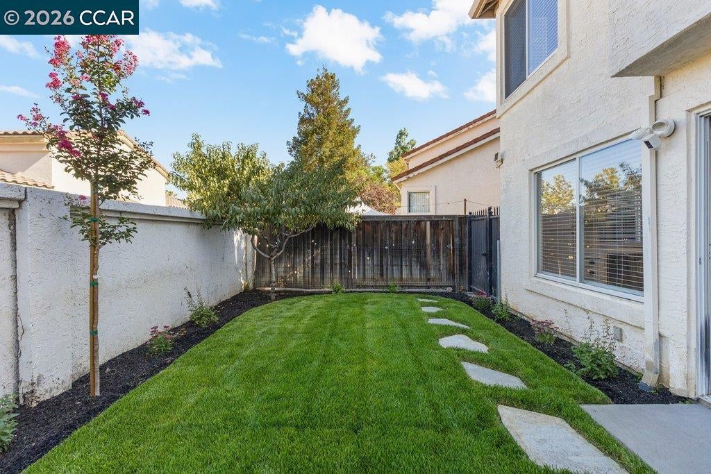 1704 NANDINA WAY